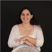 Profesora de inglés que imparte clases a niños y adolescentes de todas las edades